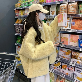 Piima kollane villa-puuvilla-mantel talveks 2021 uus pehme, vahajas paksenenud õrn karusnaha puuvillane mantel naiste kanda